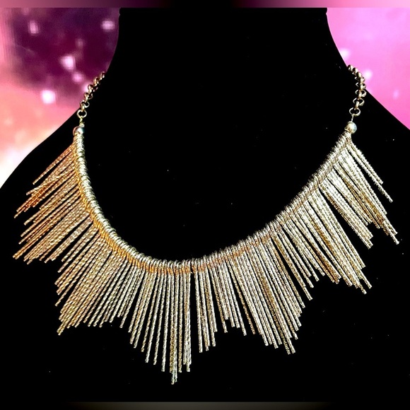 Gold tone spike necklace​​ - Picture 3 of 4
